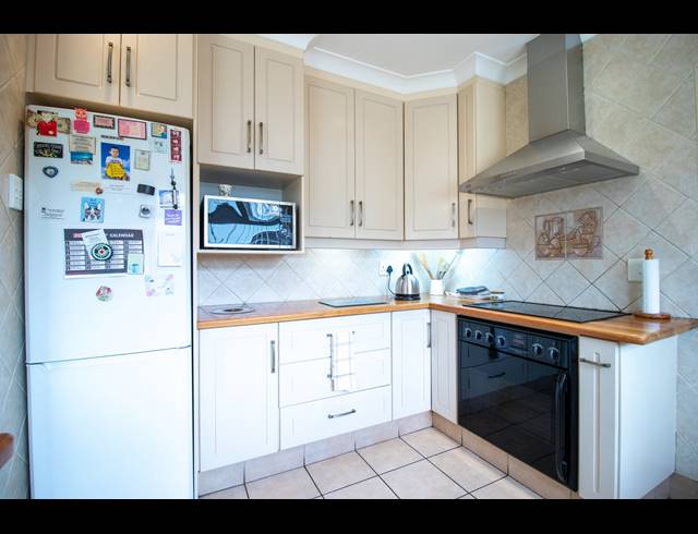 4 BEDROOM HOUSE FOR SALE IN KLOPPERPARK